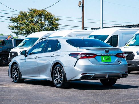 Used 2024 Toyota Camry SE FWD image 5