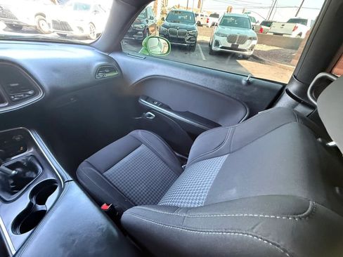 Used 2015 Dodge Challenger R/T w/ Quick Order Package 22B R/T RWD image 40