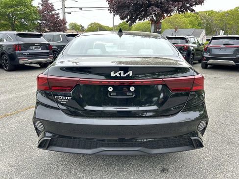 Certified 2023 Kia Forte LXS w/ LXS Technology Package FWD image 4