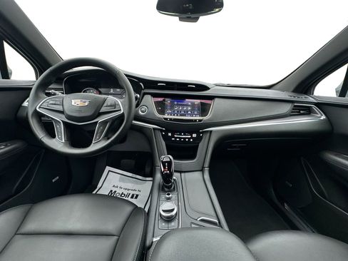 Certified 2024 Cadillac XT5 Luxury AWD/4WD image 13