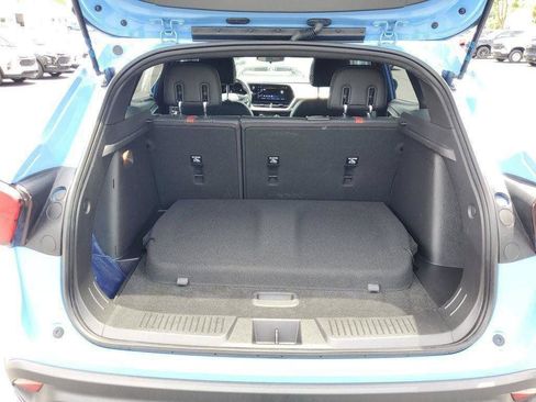 Certified 2024 Chevrolet Trax RS w/ Sunroof Package FWD image 29