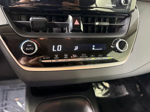 Used 2022 Toyota Corolla LE FWD image 19