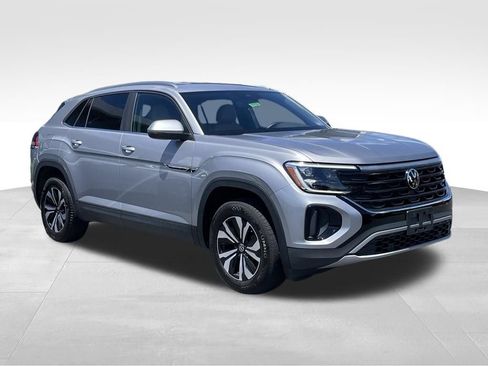 Certified 2024 Volkswagen Atlas Cross Sport SE AWD/4WD image 3
