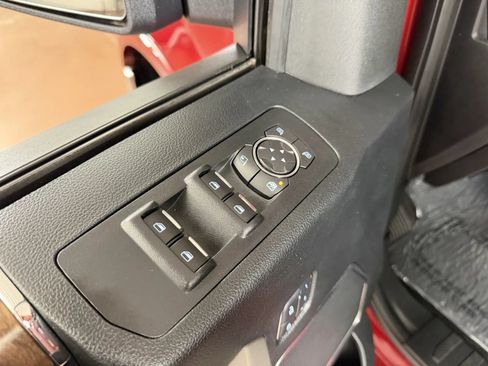 Used 2018 Ford F150 Lariat w/ Equipment Group 502A Luxury AWD/4WD image 18