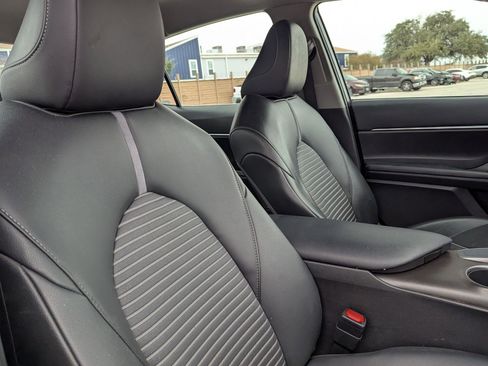 Used 2021 Toyota Camry SE w/ Carpet Mat Package (TMS) image 30