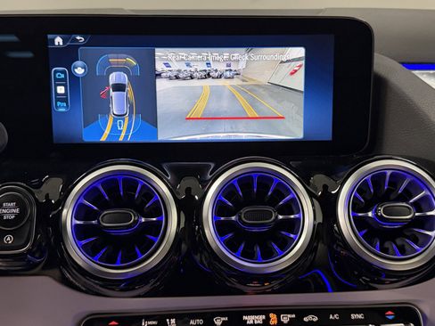 Certified 2025 Mercedes-Benz GLA 250 image 32