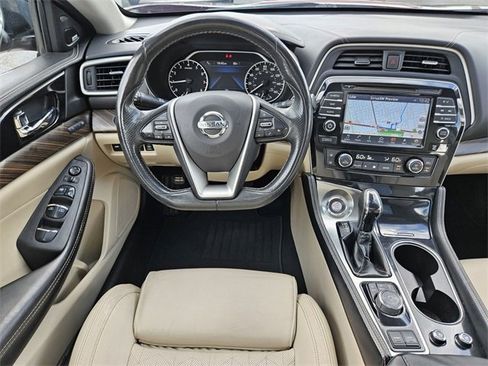 Used 2018 Nissan Maxima Platinum image 7