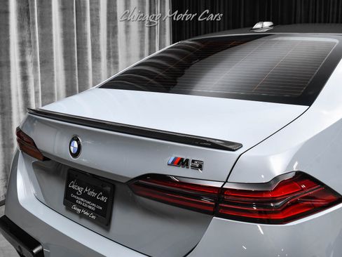 Used 2025 BMW M5 w/ Carbon Package image 43