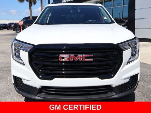 Certified 2024 GMC Terrain SLE w/ Elevation Edition FWD image 3