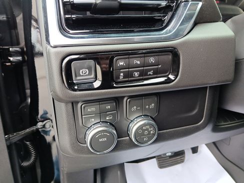 New 2026 GMC Yukon XL Denali w/ Sun & Power Step Package image 8