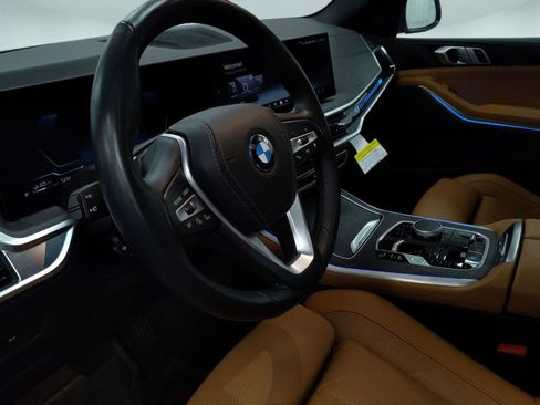 Used 2025 BMW X5 xDrive50e w/ Parking Assistance Package image 17