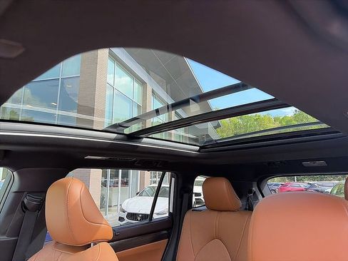 Used 2021 Toyota Highlander Platinum image 8