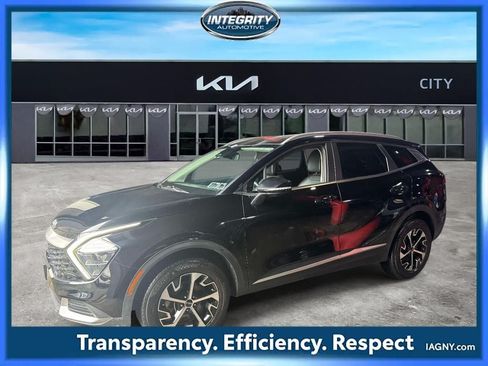Used 2023 Kia Sportage EX AWD/4WD image 2