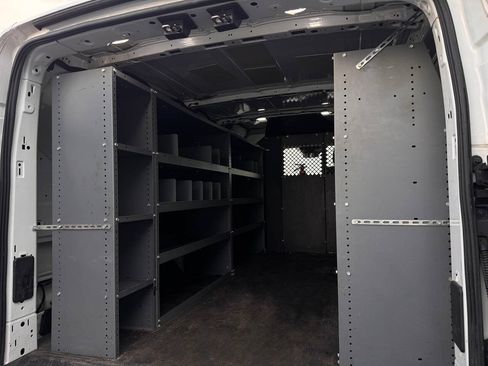 Used 2019 Ford Transit 250 130 Low Roof RWD image 3