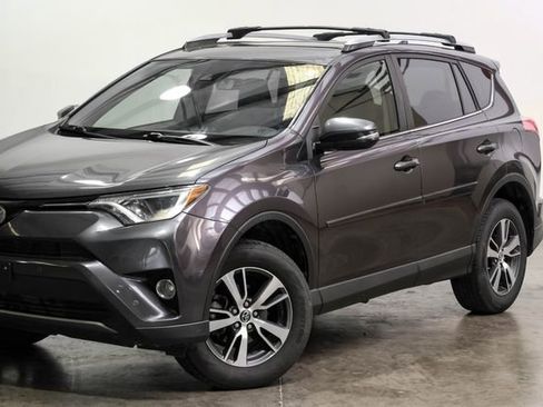 Used 2018 Toyota RAV4 XLE image 8