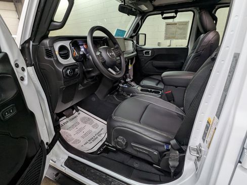 New 2026 Jeep Gladiator Sport image 12