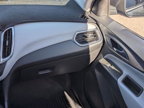 Used 2022 Chevrolet Equinox LS w/ LS Convenience Package image 18