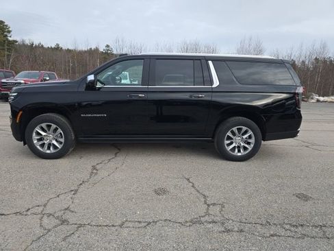 New 2026 Chevrolet Suburban Premier image 2