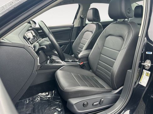 Used 2022 Volkswagen Jetta SE FWD image 6