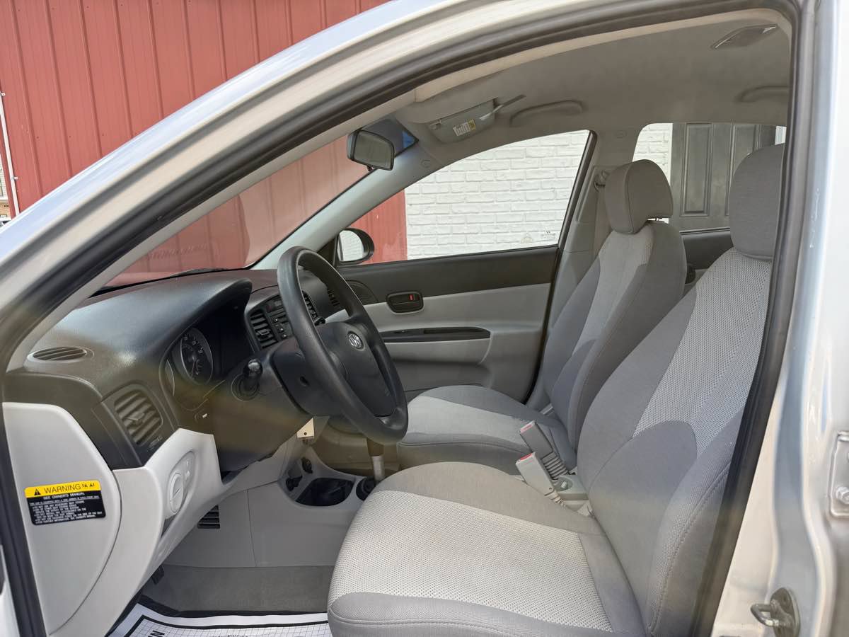 Used 2007 Hyundai Accent GLS FWD image 9