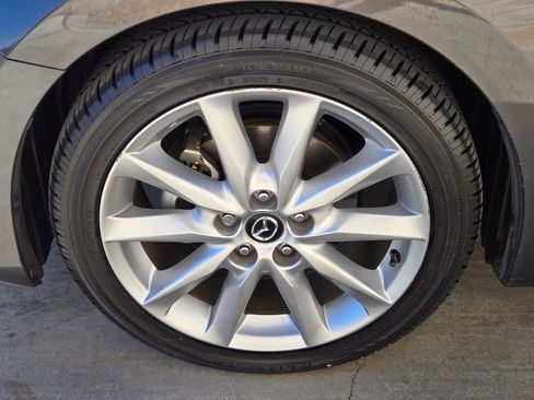 Used 2017 MAZDA MAZDA3 Touring w/ Popular Equipment Package image 5