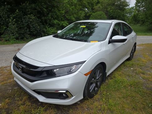 Used 2019 Honda Civic EX image 3