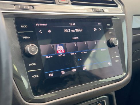 Used 2019 Volkswagen Tiguan SEL Premium image 23