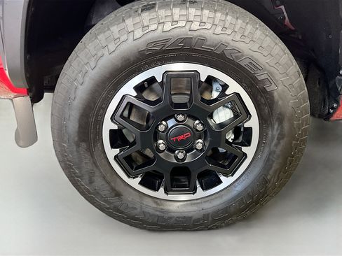 Used 2025 Toyota Tacoma TRD Off-Road AWD/4WD image 12