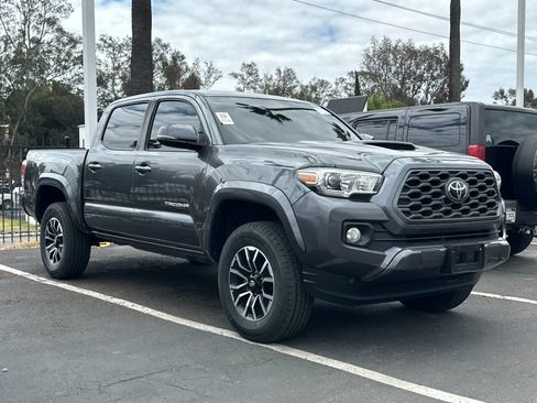 Used 2021 Toyota Tacoma TRD Sport AWD/4WD image 2