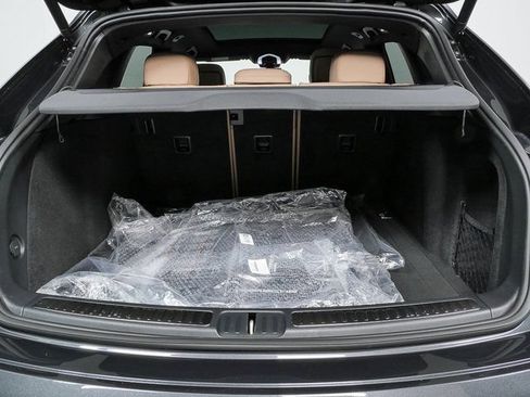 Certified 2026 Porsche Macan AWD/4WD image 30
