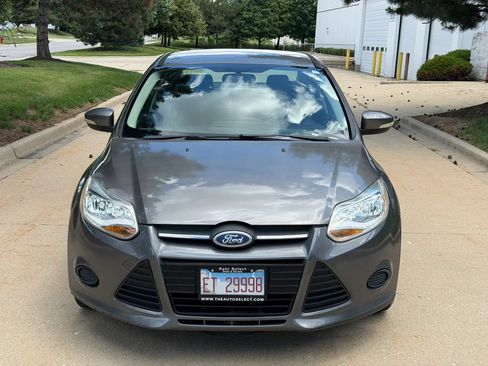 Used 2014 Ford Focus SE FWD image 2