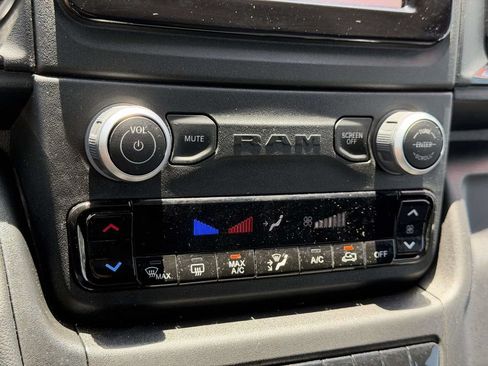 Used 2025 RAM ProMaster 2500 w/ U-Haul Equipment Group FWD image 33