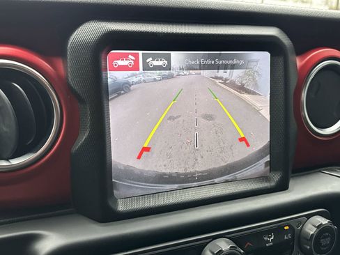 Used 2021 Jeep Wrangler Unlimited Rubicon image 26