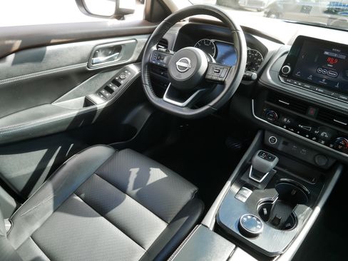 Certified 2023 Nissan Rogue SV w/ SV Premium B Package AWD/4WD image 9