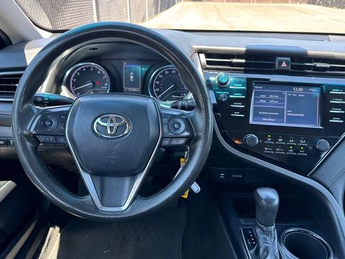 Used 2019 Toyota Camry LE FWD image 14