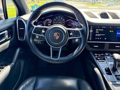 Used 2019 Porsche Cayenne AWD/4WD image 16