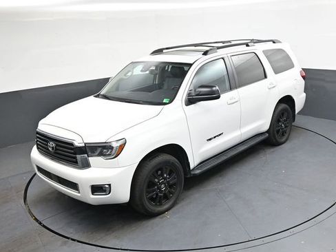 Used 2018 Toyota Sequoia TRD Sport image 27