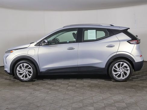 Used 2023 Chevrolet Bolt EUV LT FWD image 14