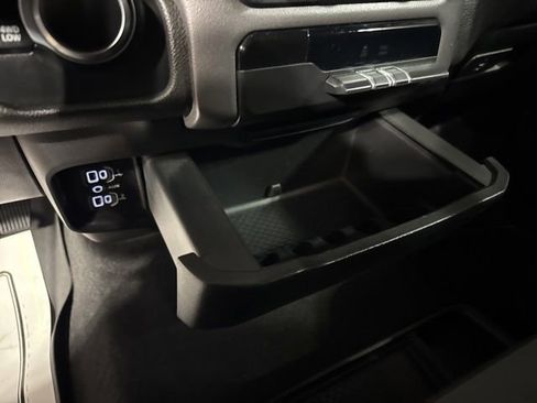 Used 2020 RAM 1500 Big Horn AWD/4WD image 13