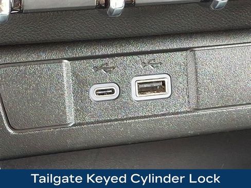 Used 2024 GMC Canyon AT4 image 29