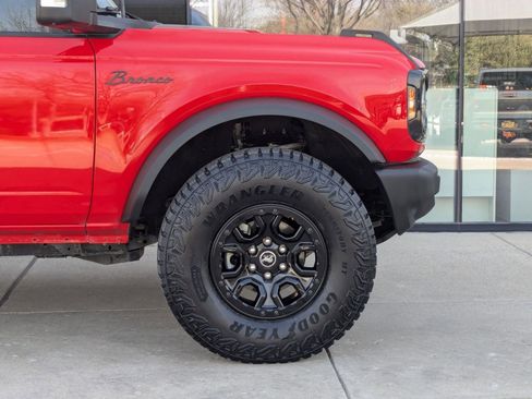 Used 2022 Ford Bronco Wildtrak image 11
