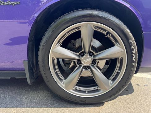 Used 2010 Dodge Challenger R/T RWD image 20