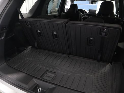 Used 2025 Honda Pilot Sport image 16