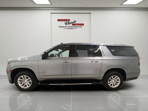 Used 2024 Chevrolet Suburban LT AWD/4WD image 4