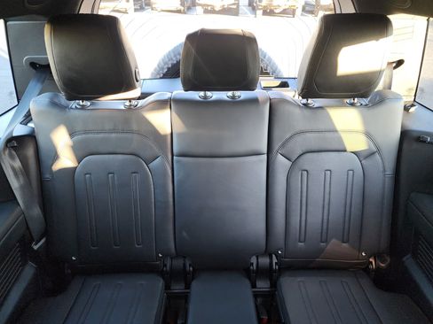 Used 2024 Land Rover Defender 130 X image 18