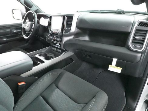 New 2026 RAM 1500 Express AWD/4WD image 31