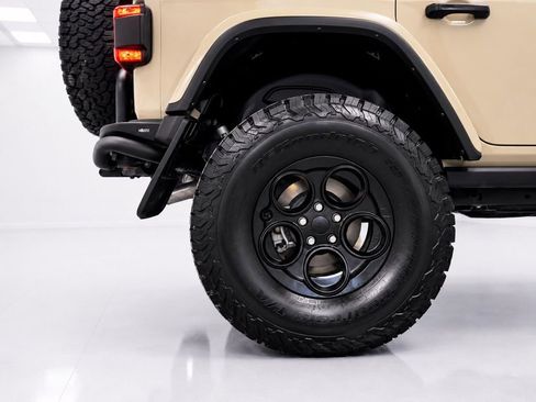 Used 2022 Jeep Wrangler Unlimited Rubicon 4xe w/ Cold Weather Group AWD/4WD image 15