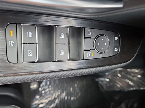 New 2026 Nissan Kicks SR w/ Cold Weather Package AWD/4WD image 25