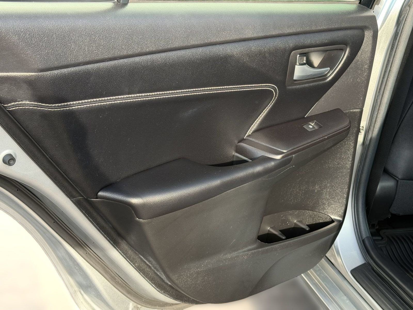 Used 2017 Toyota Camry XLE w/ Moonroof Package FWD image 31