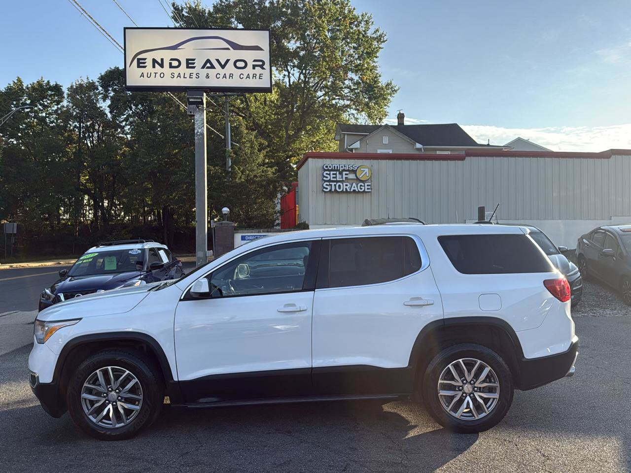 Used 2018 GMC Acadia SLE AWD/4WD image 4